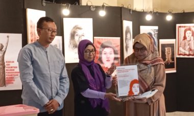 Penyerahan Arsip TPF Marsinah ke YLBHI